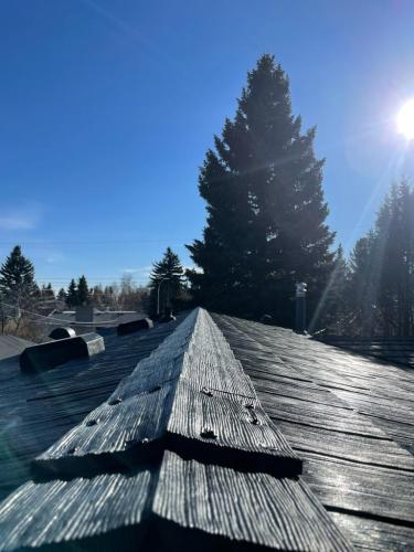 Right-To-The-Peak-Calgary-Roofing-18