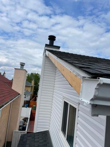Right-To-The-Peak-Calgary-Roofing-14